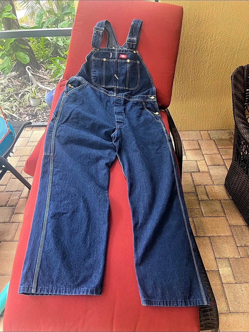 Dickies Classic Denim Bib Overalls in Blue like new men’s 38-30